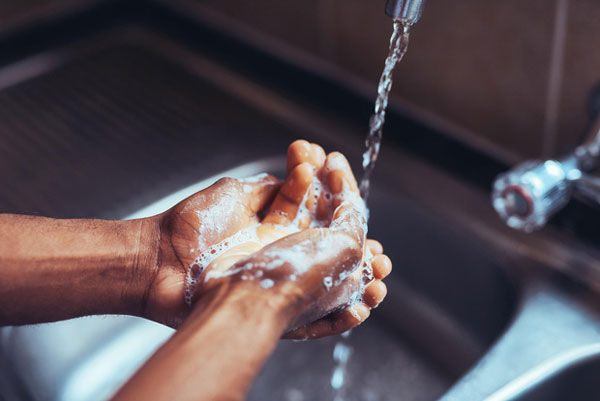 Rửa tay thường xuyên là điều vô cùng cần thiết để bảo vệ sức khỏe