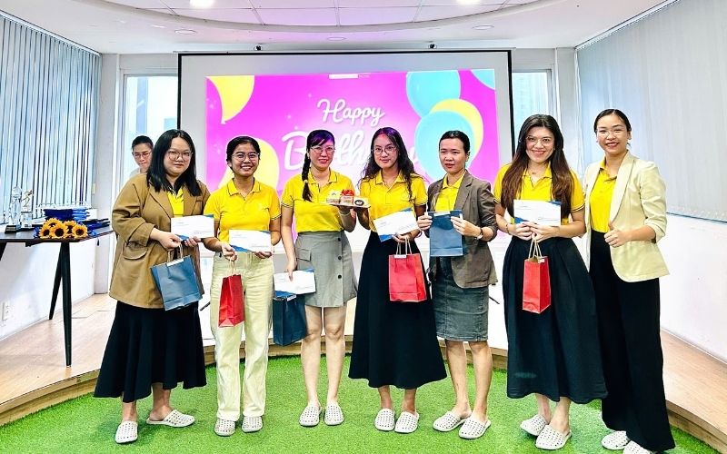 Không khí ấm áp khi cùng chúc mừng sinh nhật các TINers sinh tháng 7 & 8